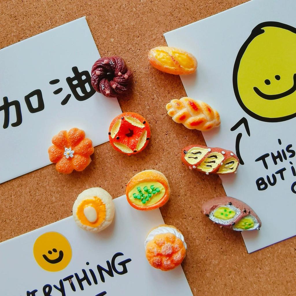 12pcs/box 3D Bakery Theme Thumb Tacks Realistic Cartoon Pretzel Design Push Pins Durable Photo Display Pins for Bulletin Board