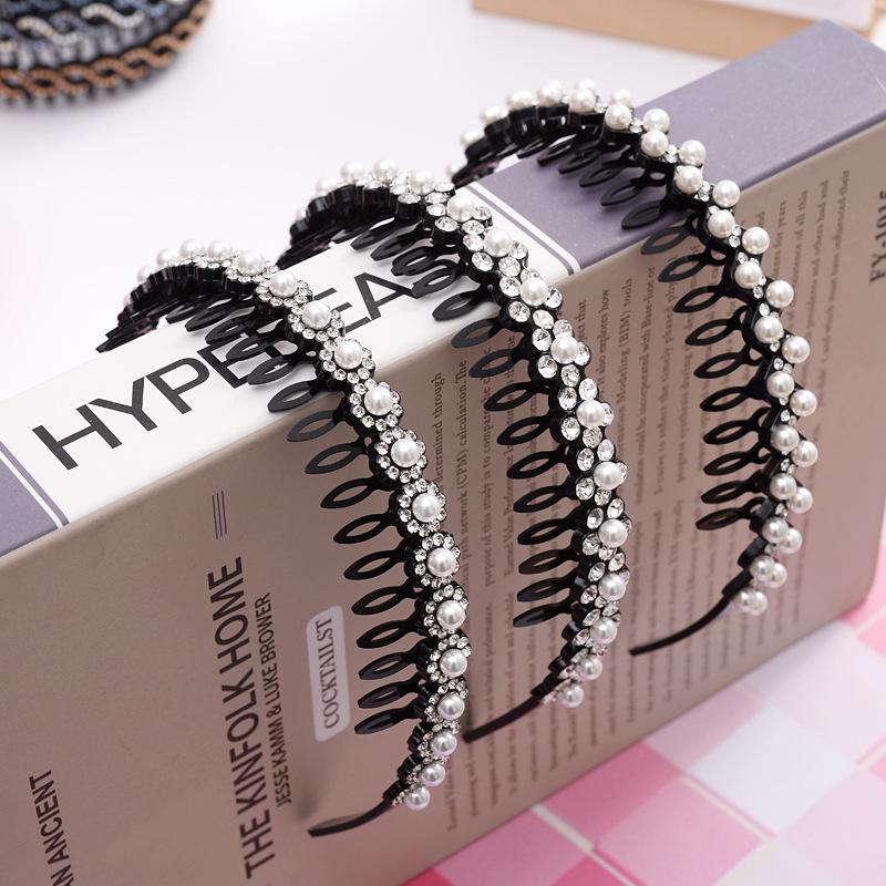 Hollow Willow Leaf Rhinestone Non-Slip Headband with Diamond Wave Design