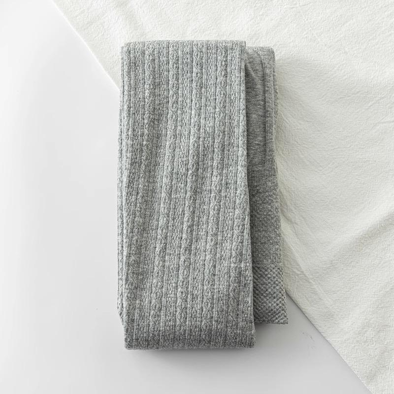 Women's Japanese Retro Cable Knit Fleece-Lined Stirrup Leggings - Autumn/Winter Style White Pantyhose