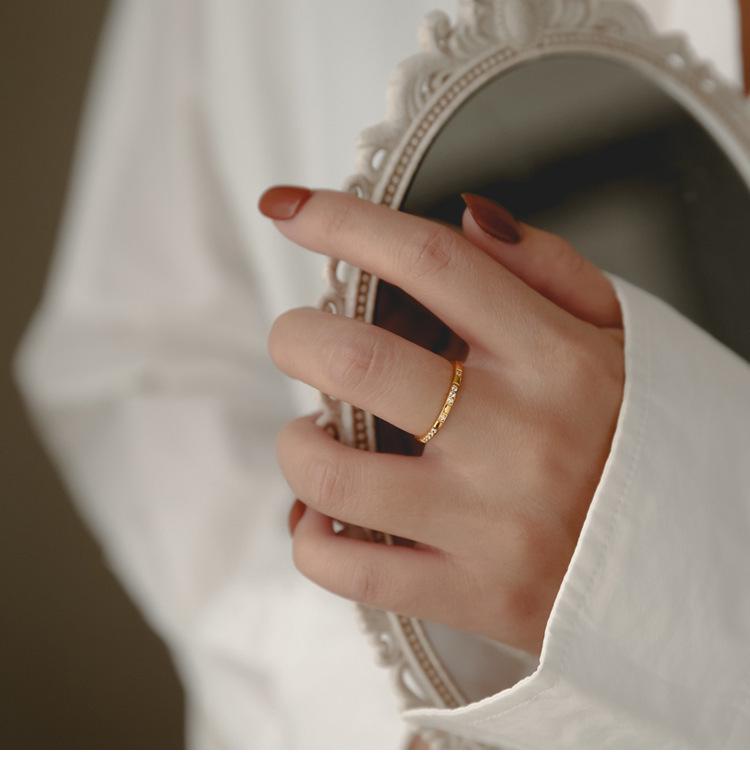 

Exquisite Zircon Titanium Steel Ring: Fashionable Light Luxury Style for Women Size 6 золотой