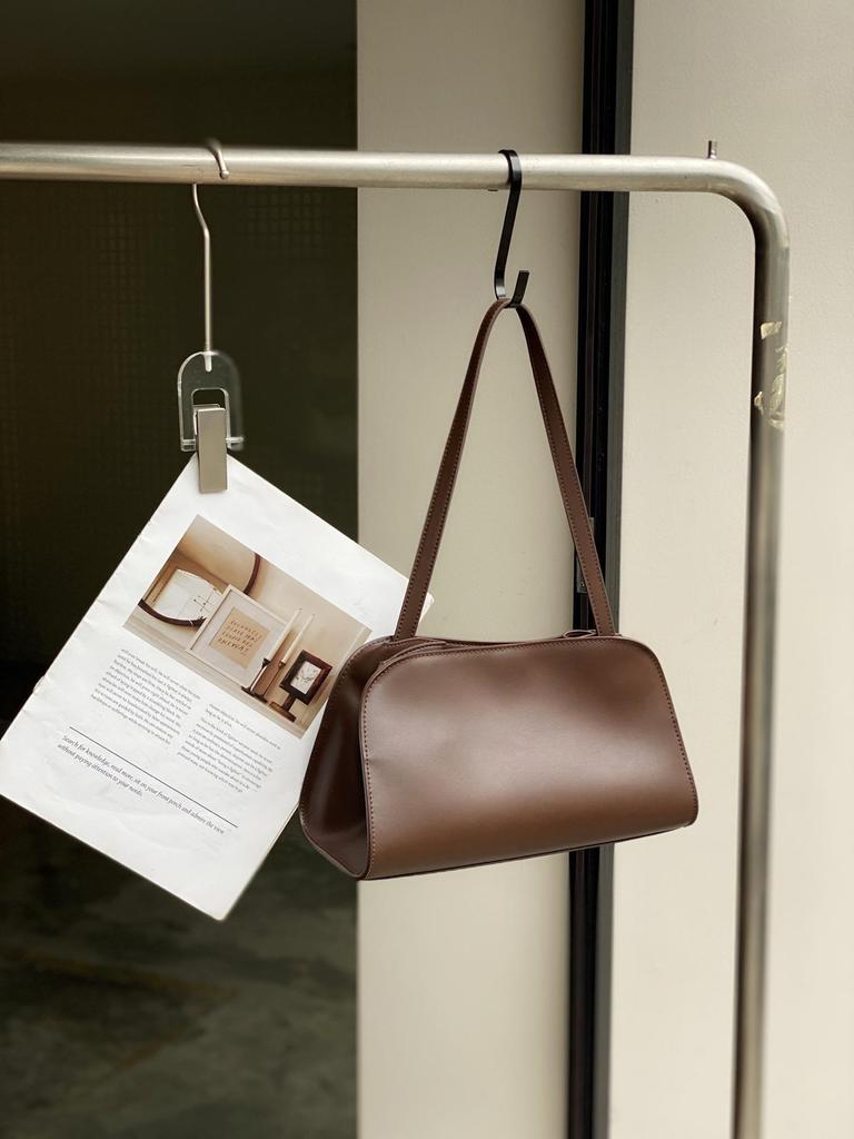 Borsa da donna di fascia alta in vera pelle con elegante design sottospalla Nuovo stile cuciture Borsa a mano in pelle bovina Borsa moda minimalista Borsa tote Borsa a spalla