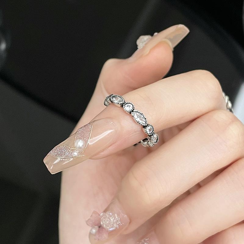 

Нішевий дизайн Простий інкрустований циркон Ретро Панк Високоякісна каблучка Жіноча Відкрита Модна і Холодна Adjustable opening