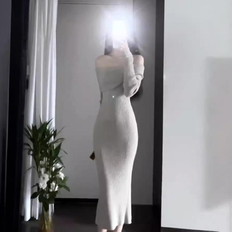 Gentle off-the-shoulder one-word neck dress long dress retro design sense slim temperament rear split knitted long dress