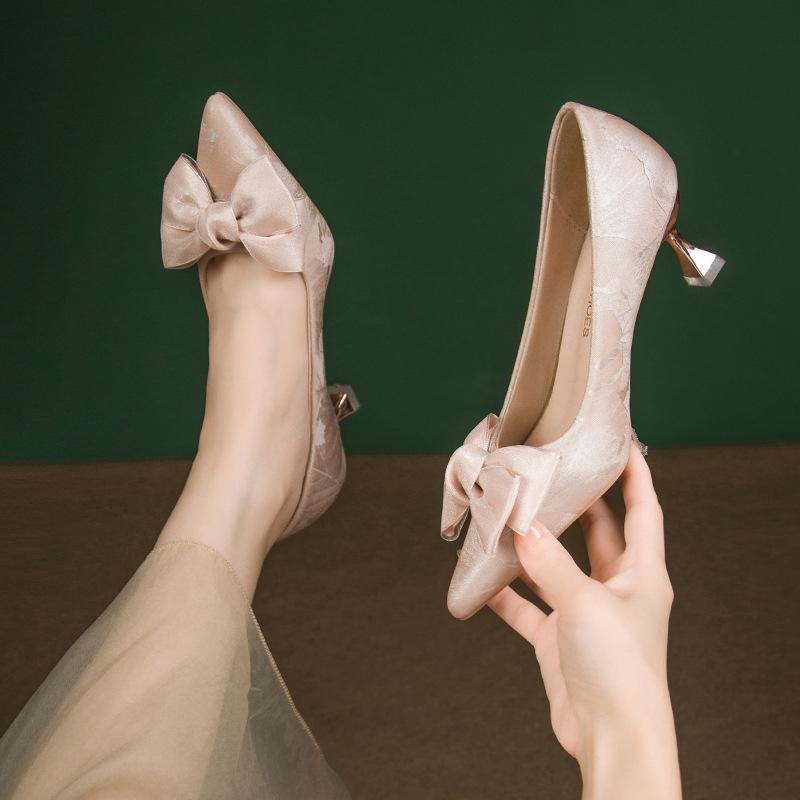 Elegant pointed high heels women's new Chinese light mouth single shoes bow sleeves high heels bridesmaid wedding national style women's shoes