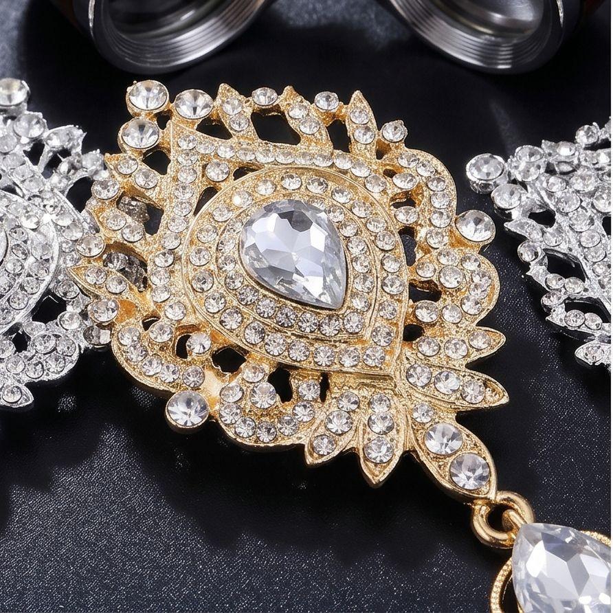 Vintage European-American Rhinestone Teardrop Brooch with Crown Pendant - Elegant Women's Accessory