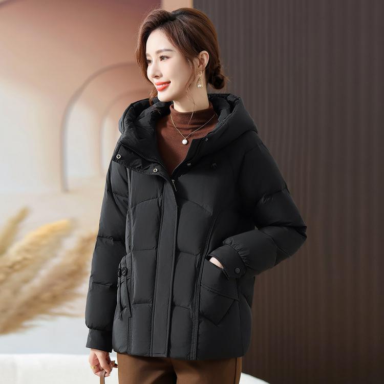 

Пуховик для мамы среднего возраста Зимняя одежда Новая модная Молодящая Маленький топ Куртка для женщин среднего и пожилого возраста на осень и зиму 4XL чёрный