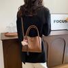 2025 autumn and winter new fashion trend bear cute portable messenger new women's bag versatile wholesale