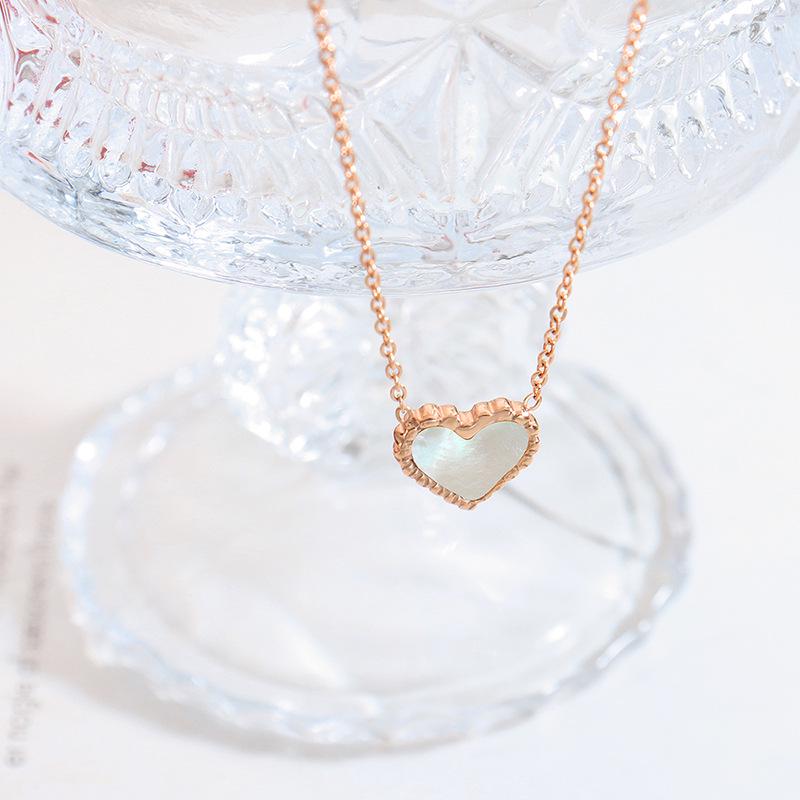 Trendy European & American White Mother-of-Pearl Heart Pendant Necklace for Women - Clavicle Chain, Titanium Steel, Personalized Jewelry