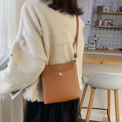 Borsa a tracolla con texture popolare per donne di nicchia, borsa a tracolla monospalla alla moda per donne, tendenza versatile per borse quadrate piccole