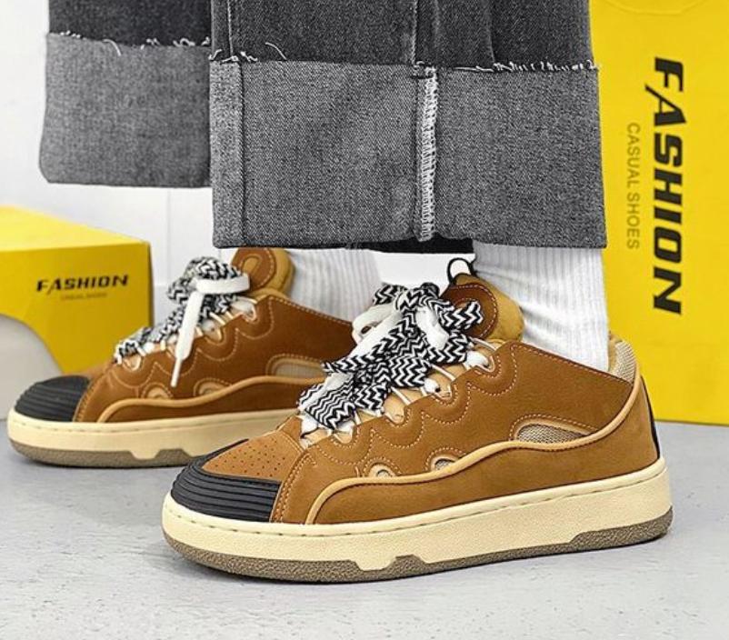 Couple Sports Shoes Fashion Casual Women's Sneakers Lace Up Comfortable Flat Bottom Vulcanized Shoes Zapatos Para Mujeres