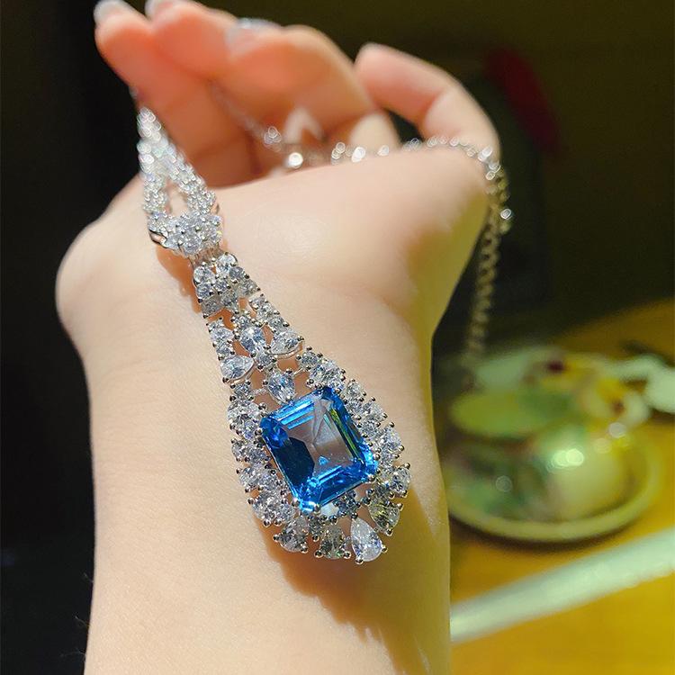 Xiaohongshu Recommends Original Jewelry Imitation Swiss Blue Topaz Pendant, Seiko Inlaid High Carbon Diamond Necklace.