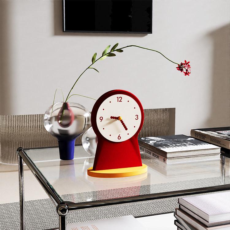 Elegant Desktop Clock Ornament: Creative Small Living Room & Bedside Table Display