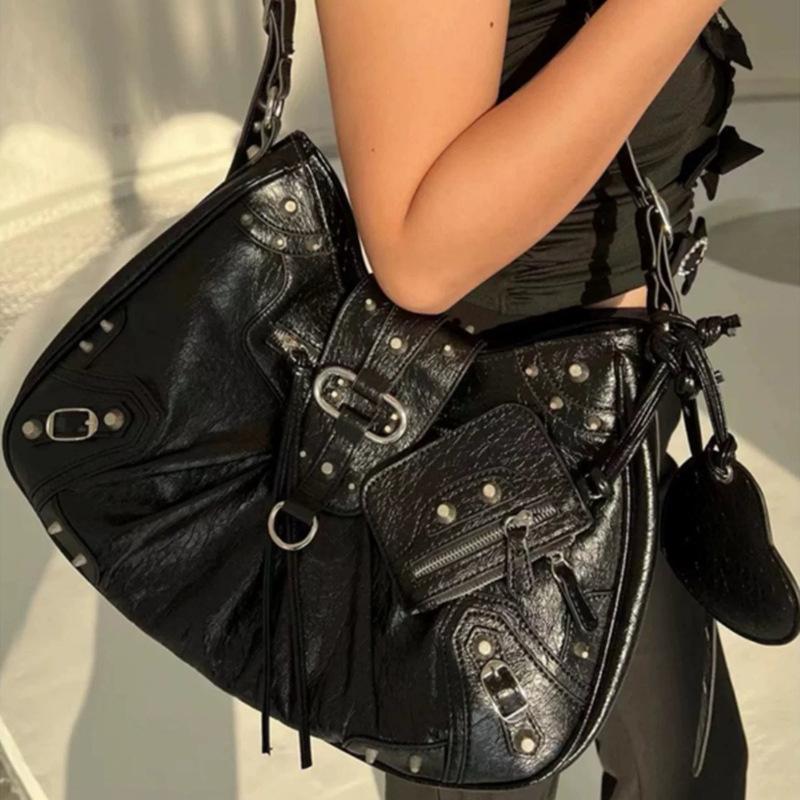 Large-capacity Commuter Underarm Bag, Stylish Motorcycle Bag, Riveted Single-shoulder Crossbody Women's Bag