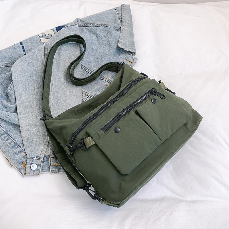 

Outdoor Leisure 2025 Summer Simple Personalized One-Shoulder Crossbody Bag Niche Design Fashion Trend Personalized Tote Bag зелений