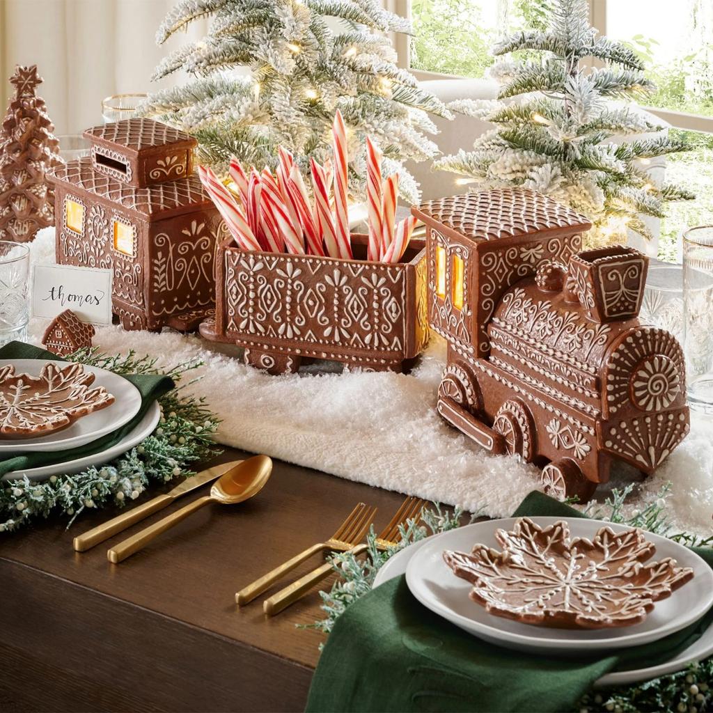 Christmas Table Decoration Hollow Gingerbread House Winter Holiday Table Decoration Warm Led Lights Holiday Gift