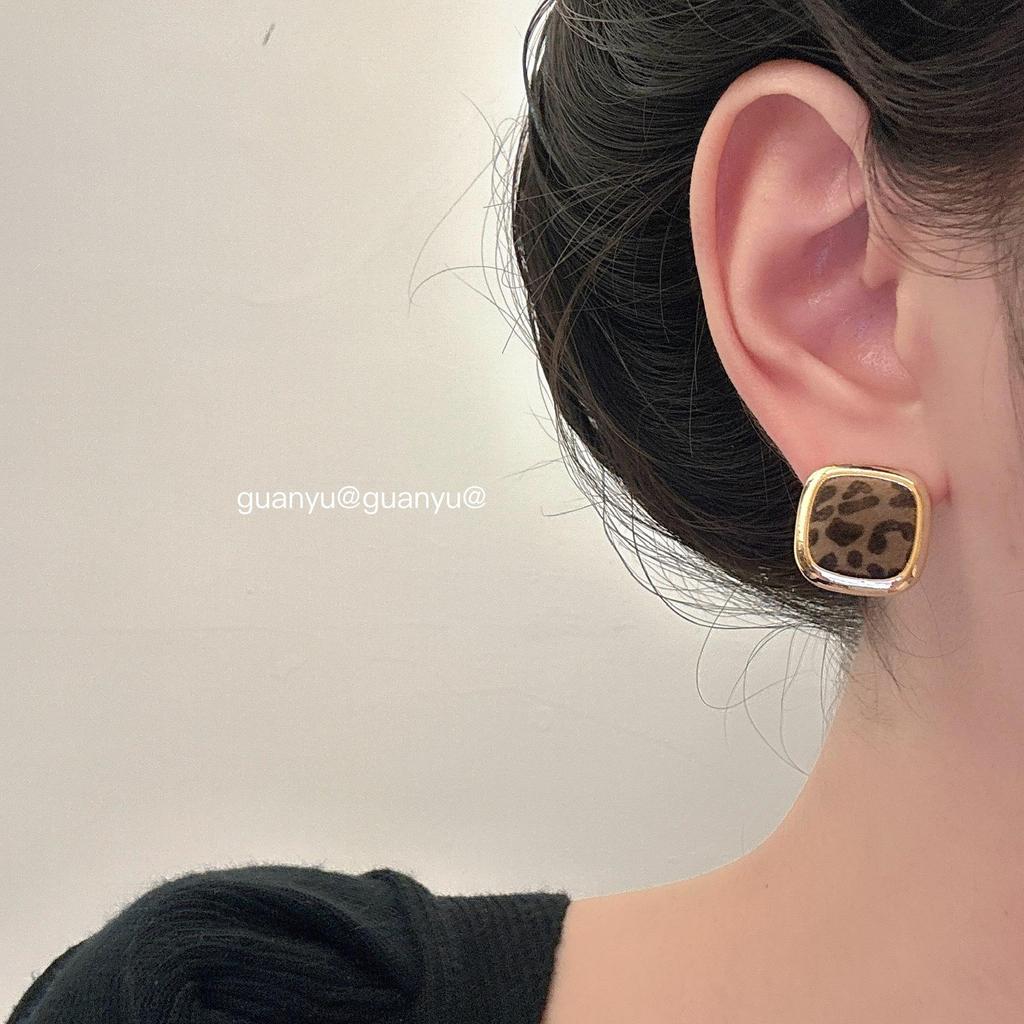 Chic Square Leopard Print Stud Earrings - Elegant, Lightweight, Versatile and Stylish for Women.