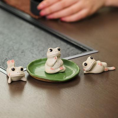 Ceramic Frog Tea Pet Lotus Leaf Design Mini Ceramics Frog Ornament for Living Room Bedroom Office Decor