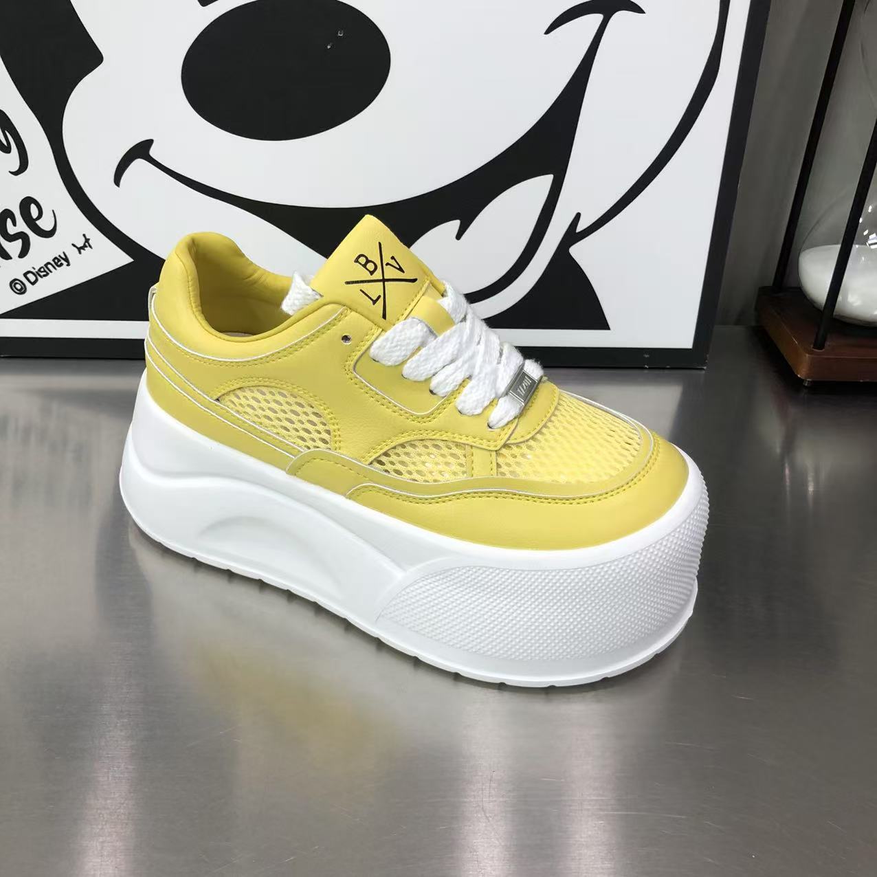 

[Fanfuna] Little White Shoes Women s 2025 Summer Breathable Thick-soled Muffin Shoes Not Tired Feet Small Casual Women s Shoes 40 жёлтый