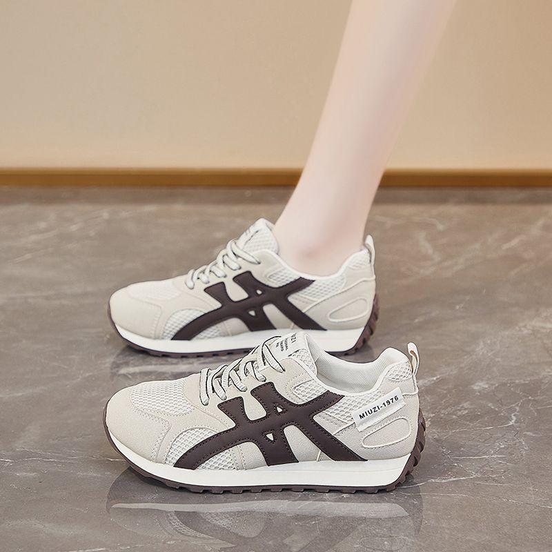 Lightweight, comfortable and non-slip running shoes for women's 2025 summer new breathable mesh casual sports shoes color matching Forrest Gump shoes