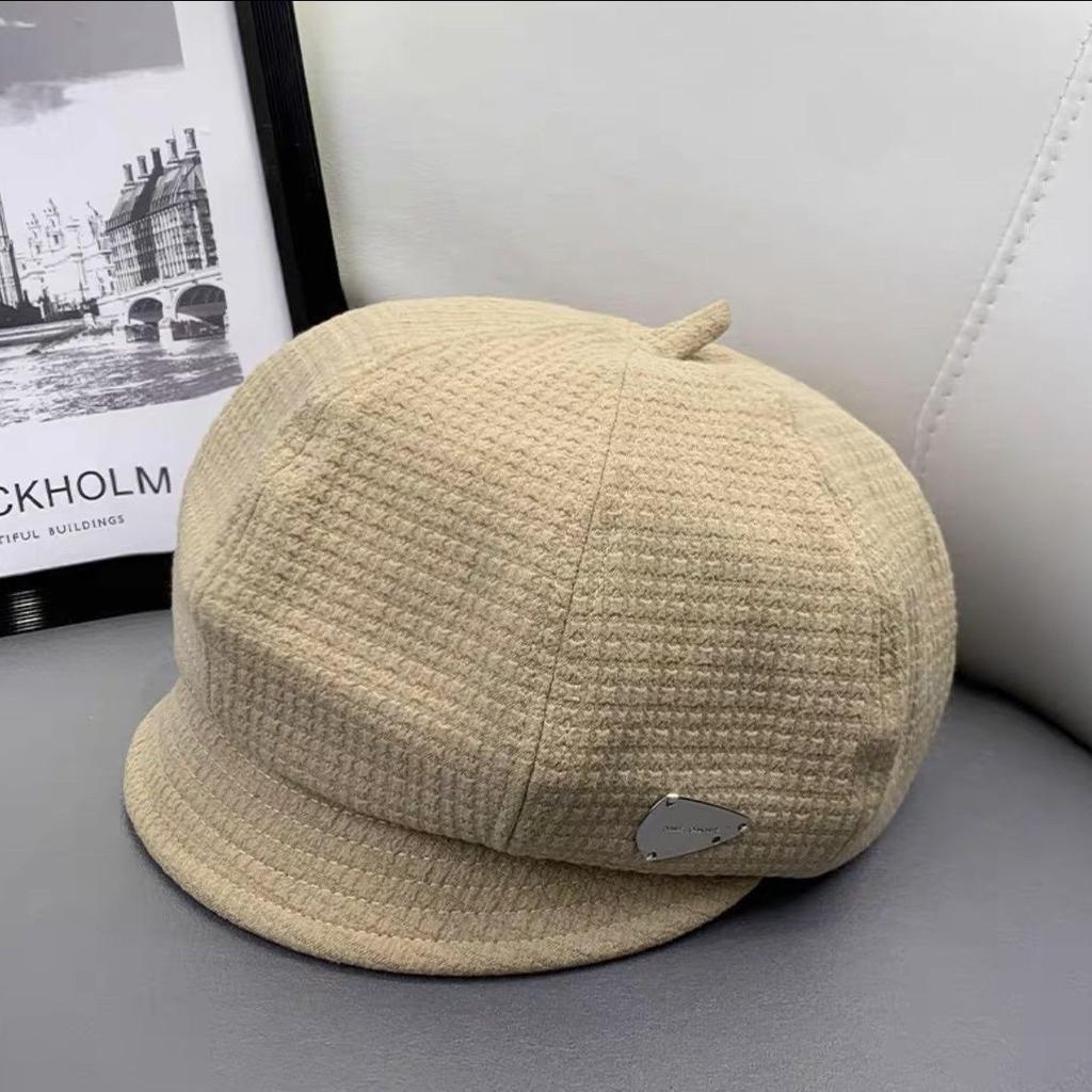 Octagonal hat female autumn and winter British tide beret hat design sense niche Internet celebrity retro face small painter hat