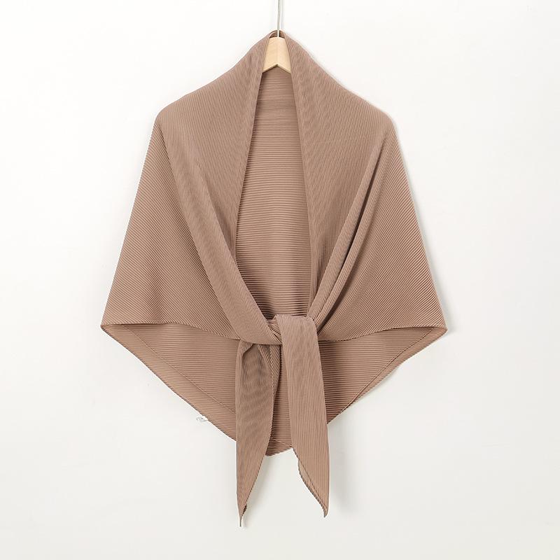 New solid color pearl chiffon wrinkled large square scarf fashionable Malaysia Indonesia solid color wrinkled headscarf scarf