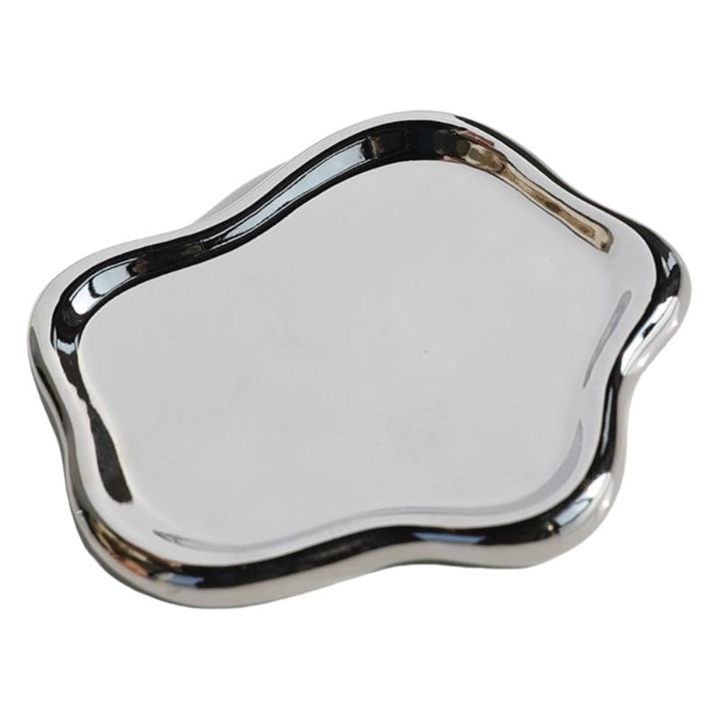 

Elegant Multifunctional Sturdy Ceramic Storage Tray with Unique Irregular Heart Designs Accessory for Home and Office срібний