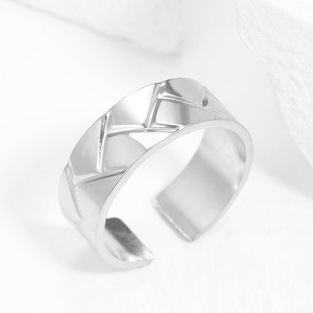 Adjustable Retro Stainless Steel Open Ring for Men and Women, Popular European and American Couple Style.