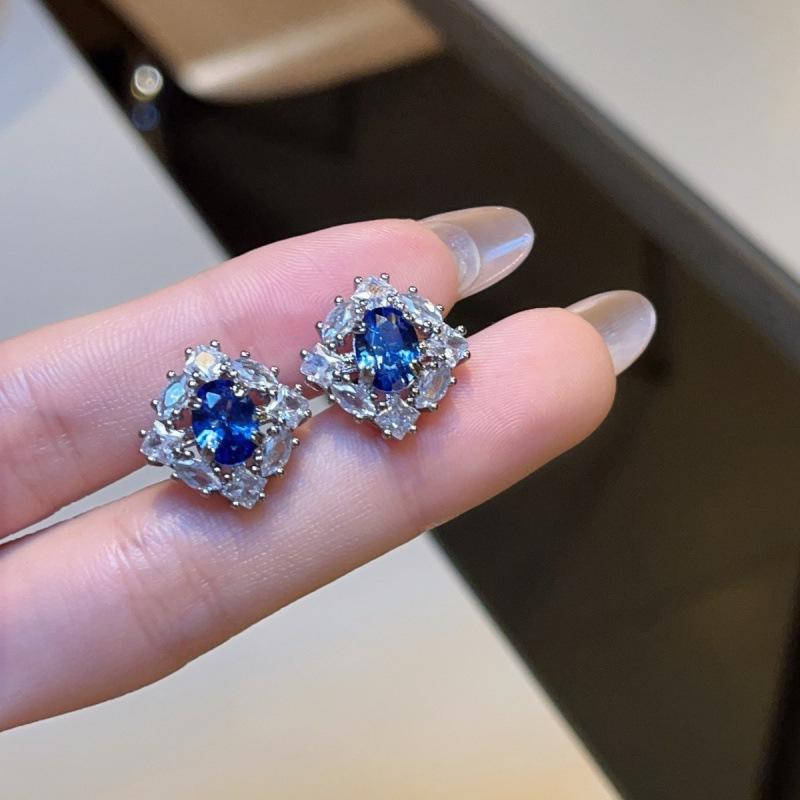 Luxurious Sapphire Gemstone Jewelry Set: Brilliant Ring, Necklace, Earrings