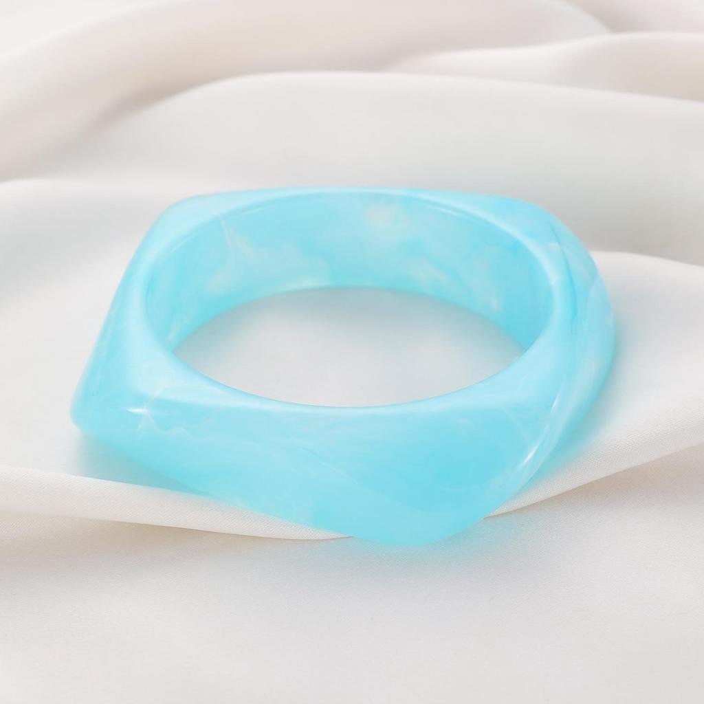 Transparent European & American Retro Resin Irregular Polygon Bracelet - Bold and Unique Hand Jewelry