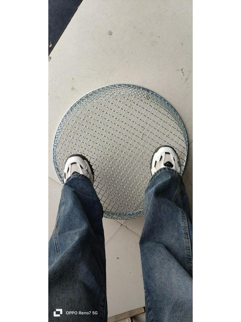 Large Round Wire Mesh Sieve for Stones, Sand, and Garden Soil Filtering