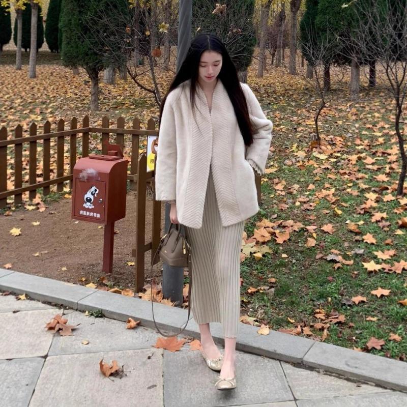 V-neck knitted sweater dress, children's new autumn and winter with coat, bottom lining, slim waist temperament dress