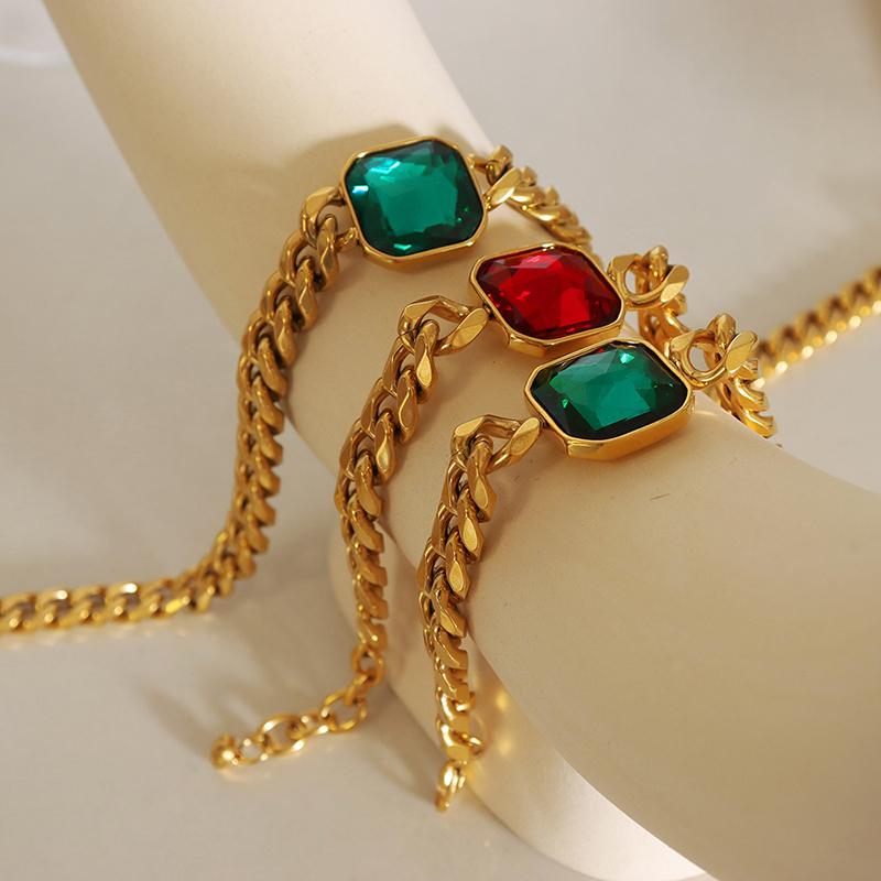 China Custom Made Trending Luxury Fashion Crystal Stainless Steel Plated Gold Necklaces Bracelet Jewelry Set