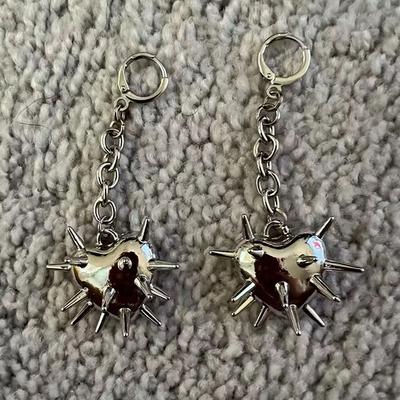 Gothic Spiky Heart Tassel Dangle Earrings For Women Y2K Punk Thorns Spiked Heart Drop Earrings Grunge Fashion Emo Jewelry