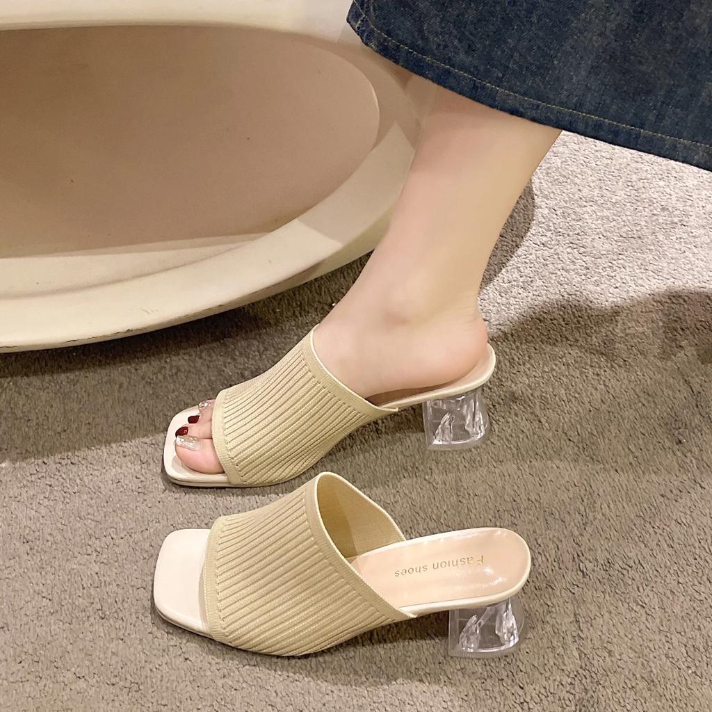 Women Slippers Summer New Closed Toe Comfort Slippers Woman Fashion Fly Weave Outdoor Sandals Female Medium Heel Slippers