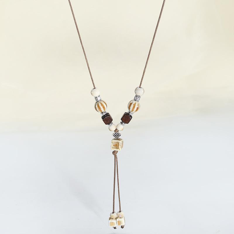 Böhmische Keramik Stern Halskette - Lange handgefertigte Perlenkette mit Anhänger im Stil der Volkskunst zum Layern über Pullovern