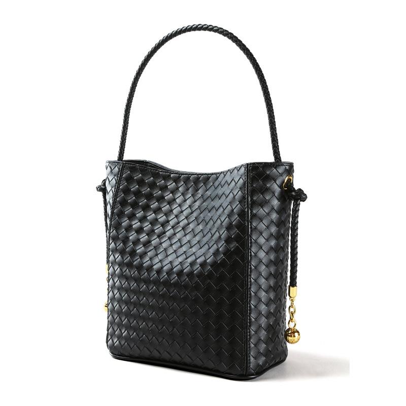 2025 New Fashion Trend Women's Handbag Daily Commute Cowhide Bucket Bag Genuine Leather Large-capacity Woven Bag