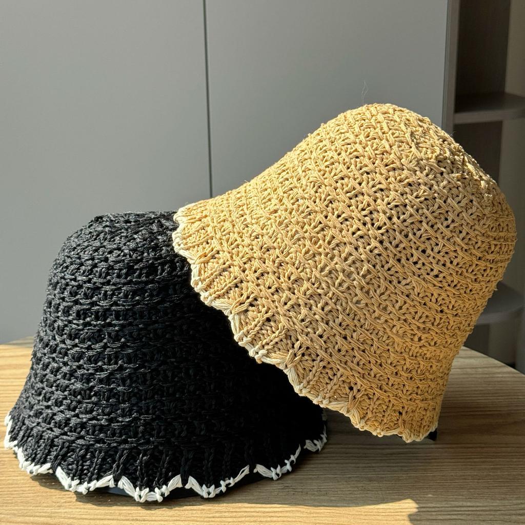 Women's Summer Sun Hat for Beach and Seaside, Sun Protection, Hollow Breathable Woven Bucket Fisherman Hat That Makes the Face Look Smaller