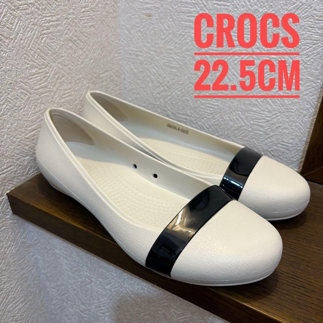 Used Very good condition CROCS Crocs cap toe flat W6 off white