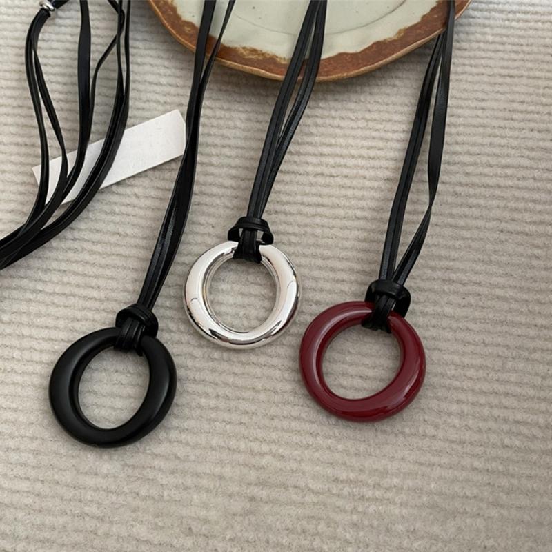 Fashionable Leather Rope Round Pendant Necklace Featuring Sturdy Materials Jewelry Accessory for Fashion Enthusiasts