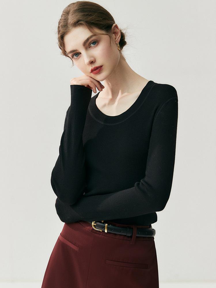 Women's Slim-Fit U-Neck Sweater — Fine Merino Wool, Autumn/Winter Collection