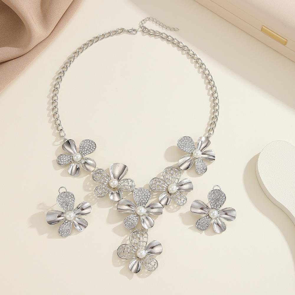 Exaggerated Design Floral Necklace Earring for Women Weddings Dinners Party Accessory
