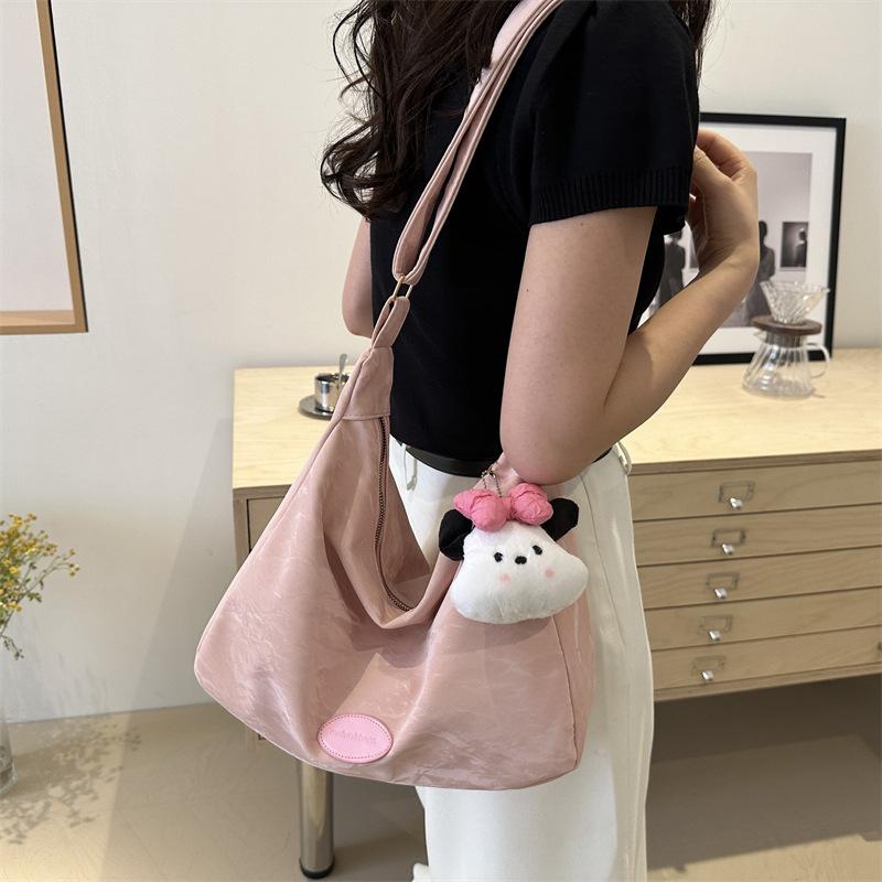 Simple and High-value Tote Bag for Women Ins Fashion Large Capacity Crossbody Bag for Daily Commuting and Casual High-value Single Shoulder