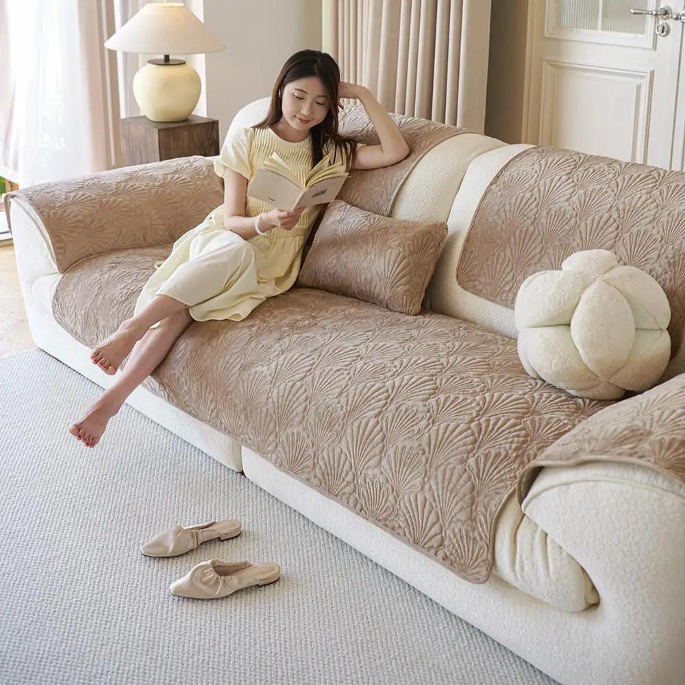 1 peça Capa de Sofá Clássica de Outono e Inverno de Pelúcia Tecido Antiderrapante Almofada Quatro Estações Universal Tudo Incluído Toalha de Encosto