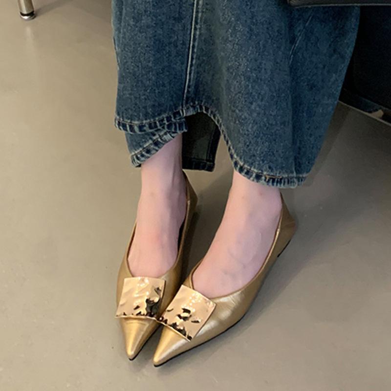 

Pointed single shoes women s 2025 new summer one-pedal Doudou shoes low-heeled ladyshoes shallow-mouth women s shoes flat shoes 40 золотой