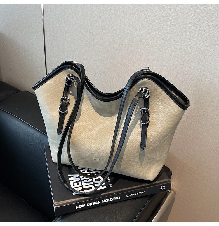 Large capacity underarm bag women's new fashion retro shoulder bag niche versatile commuter tote bag