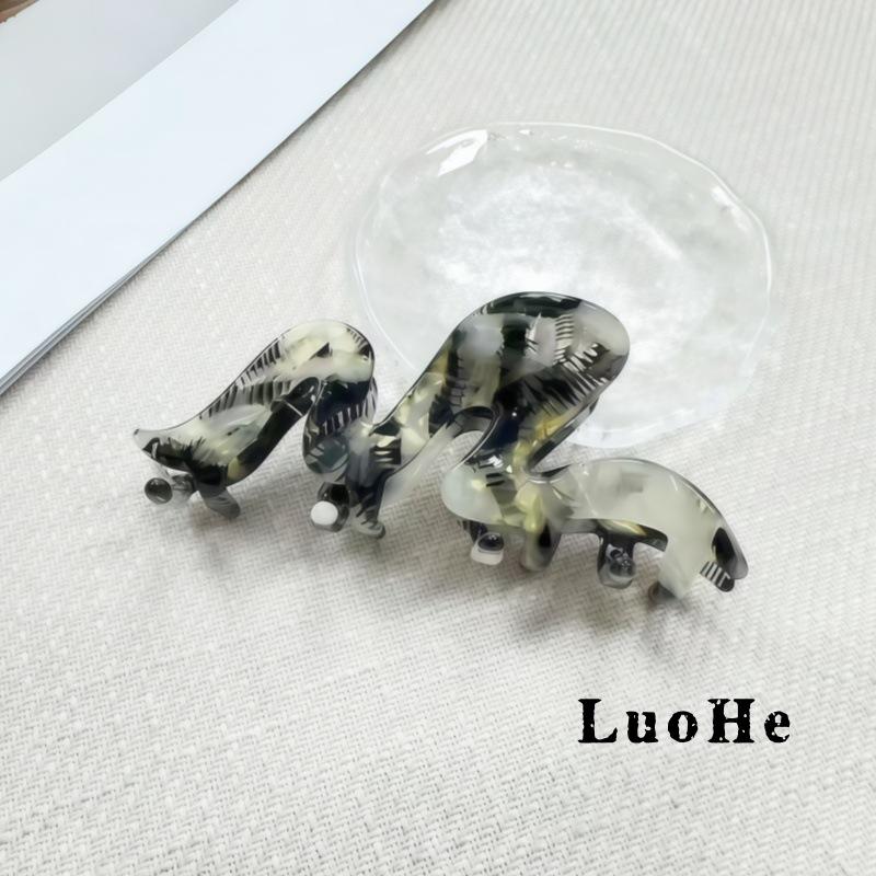 

Luxury Large Acetate Wave Claw Clip for Women s Hair