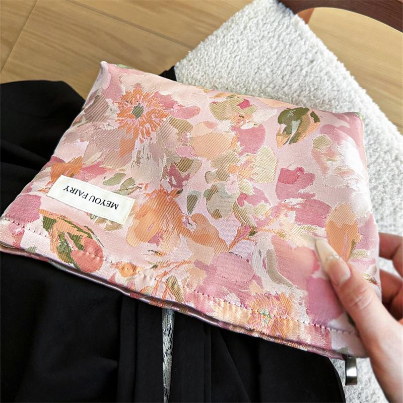 "Compact Fresh Cosmetic & Skincare Travel Bag - Portable Handheld Storage for Toiletries & Underwear"
