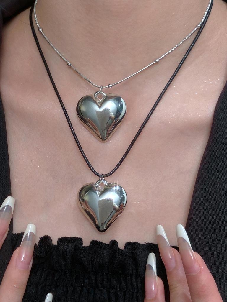 Exaggerated Heart Pearl Necklace with Irregular Hollow Design for Women