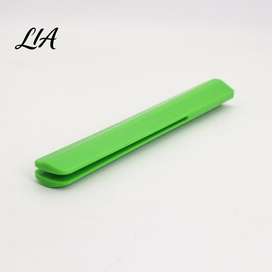 Manual Squeezing Device 2PCS Food Sauce Bag Squeezer, Durable ABS Kitchen Tool, Easy Rinse Gadget Waste Reduction Flexible Extractor Tool for Picnics