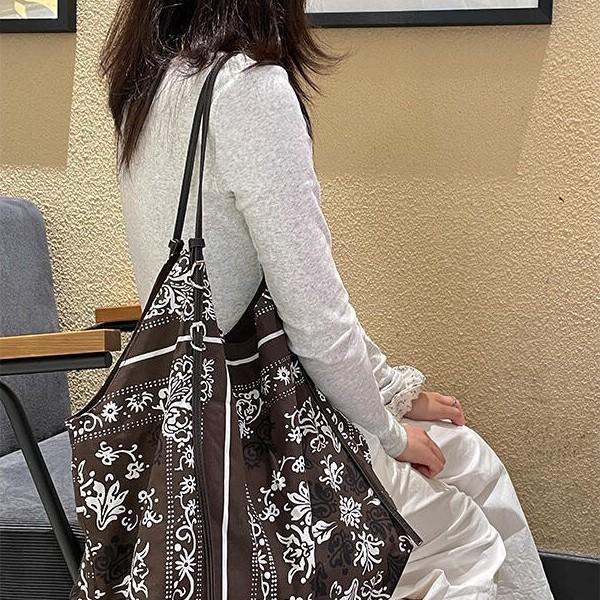 Large capacity printed shoulder shopping bag spring and summer new casual women's bag lazy commuter handbag